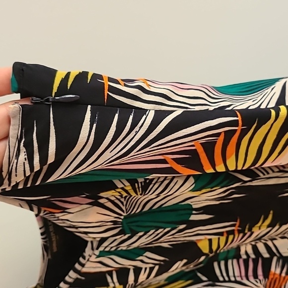 Banana Republic Tropical Dress​ - Picture 3 of 5